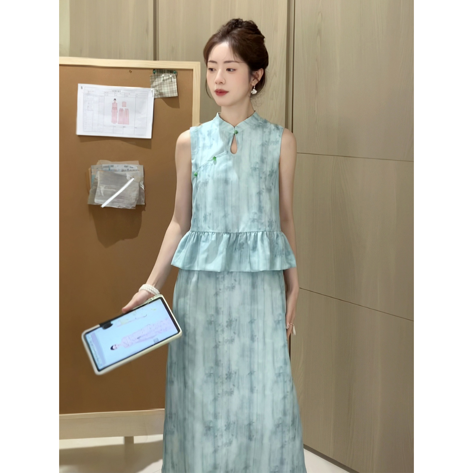 新中式设计感无袖上衣半裙套装