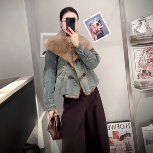 毛绒拼接牛仔羽绒服冬季女款2025新款设计感巨好看加厚白鸭绒外套