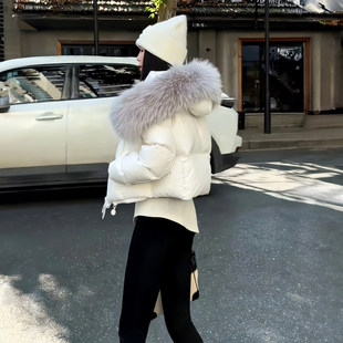 白色连帽短款棉服女2025冬季新款宽松毛领面包服时尚加厚保暖外套