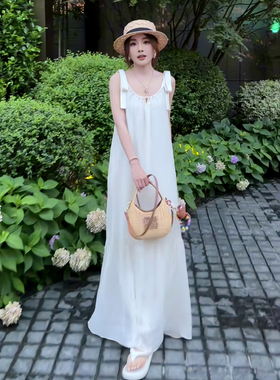 Capacity Kiss宽松肌理感吊带连衣裙女法式优雅气质无袖露背长裙