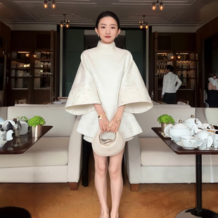 大码 外套高腰阔腿短裤 小香白色套装 斗篷式 两件套 女立领喇叭袖 法式