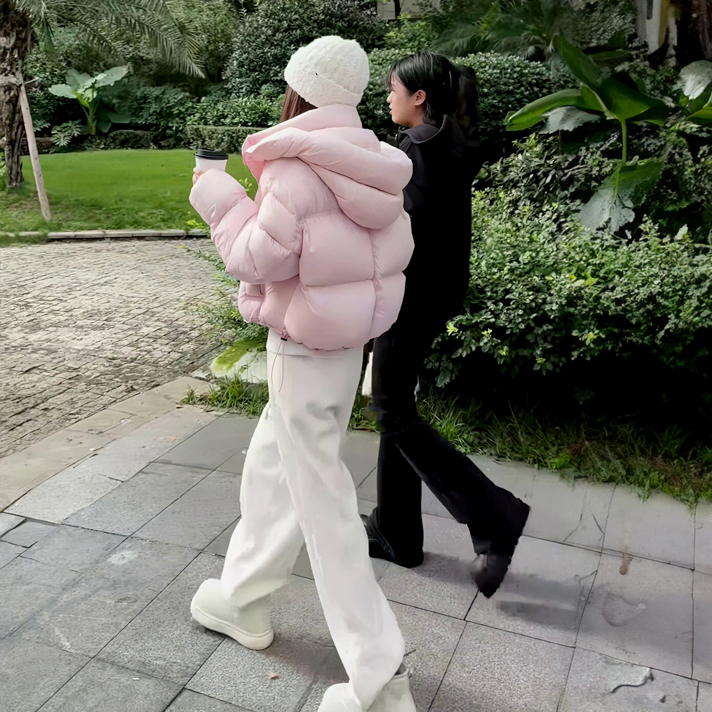 韩版时尚休闲粉色短款羽绒服女冬季2025新款连帽保暖白鸭绒外套