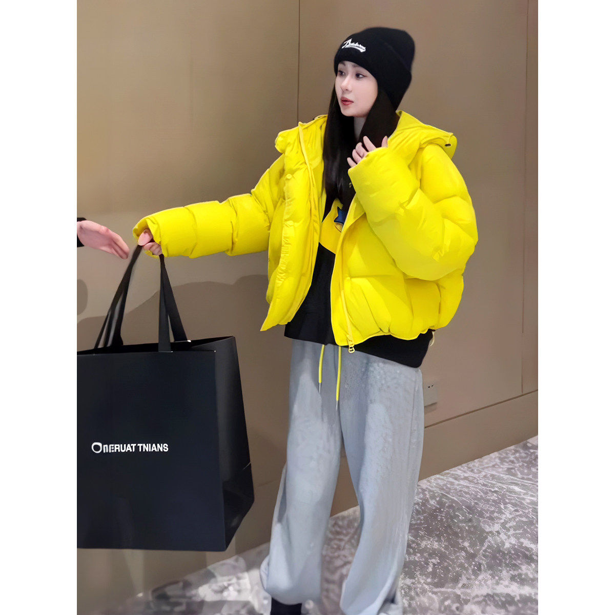 韩版2026年冬季新款糖果黄色外套女款连帽轻薄小黄短款羽绒棉服