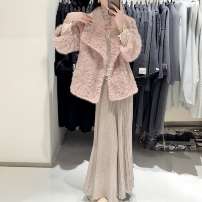 时尚年轻粉色皮毛一体毛毛外套