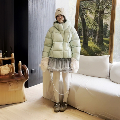 山茶花韩系圆领中长款羽绒服女