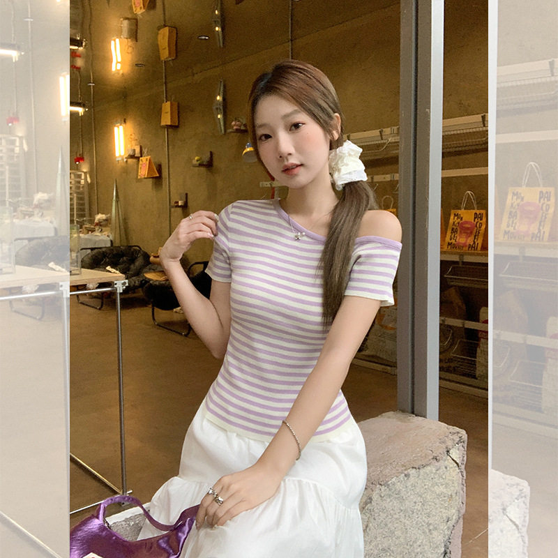 撞色条纹性感斜肩针织短袖t恤女2026夏季新款修身显瘦露肩上衣