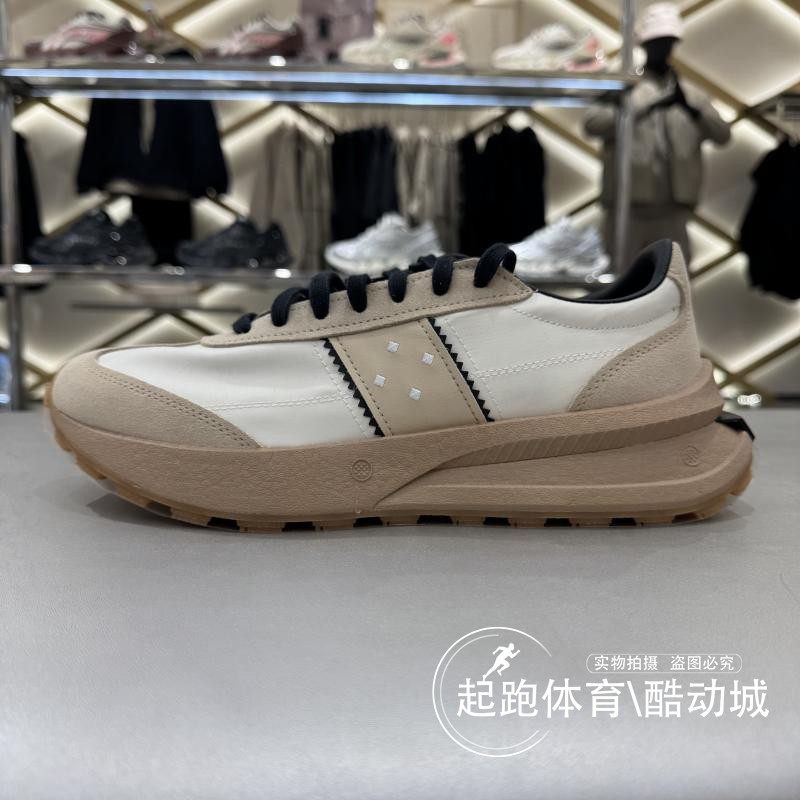 中国李宁轻舟女子2025春新款反光潮流舒适缓震休闲运动鞋 AZGV073