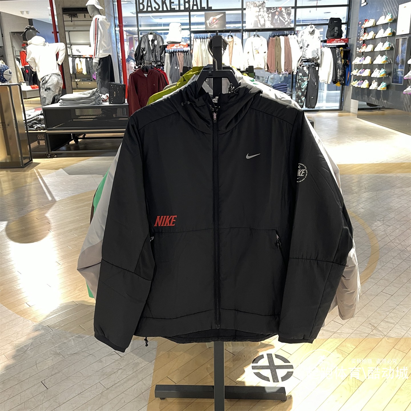 耐克男连帽防风保暖棉服外套