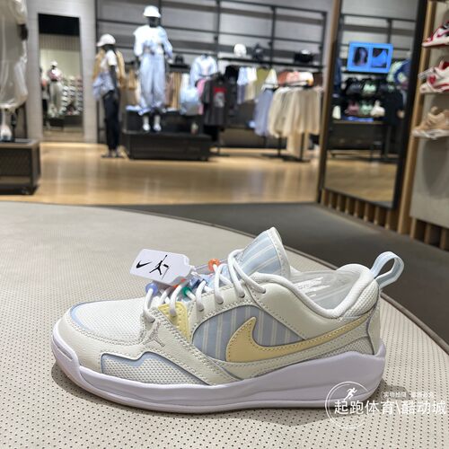 耐克女经典透气运动鞋