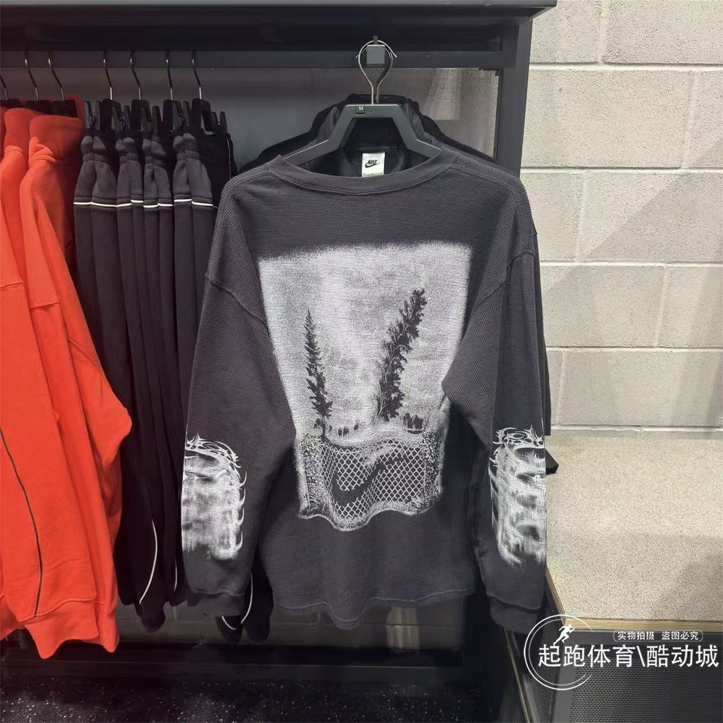 Nike耐克男子2026春秋刺绣印花纯棉宽松华夫格针织长袖T恤 IQ1016,运动服/休闲服装,运动T恤,淘宝优惠券,粉丝福利购,淘宝优惠卷