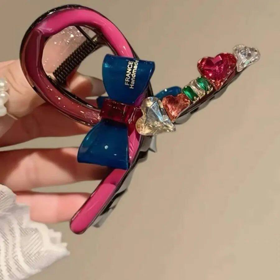 多巴胺彩钻蝴蝶结抓夹女新款高级感后脑勺盘发鲨鱼夹头糖果色百搭