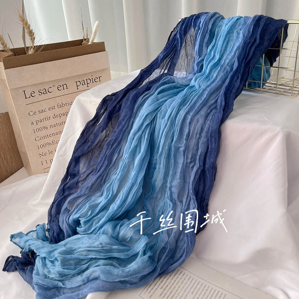 秋冬棉麻感渐变蓝印花百搭围巾