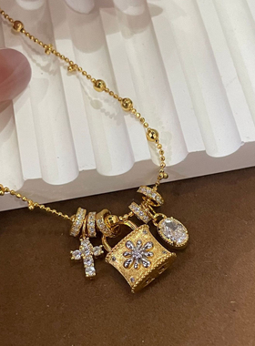 T.W新款通体925银镀金重工镶钻十字架锁扣多元素轻奢高级感项链女