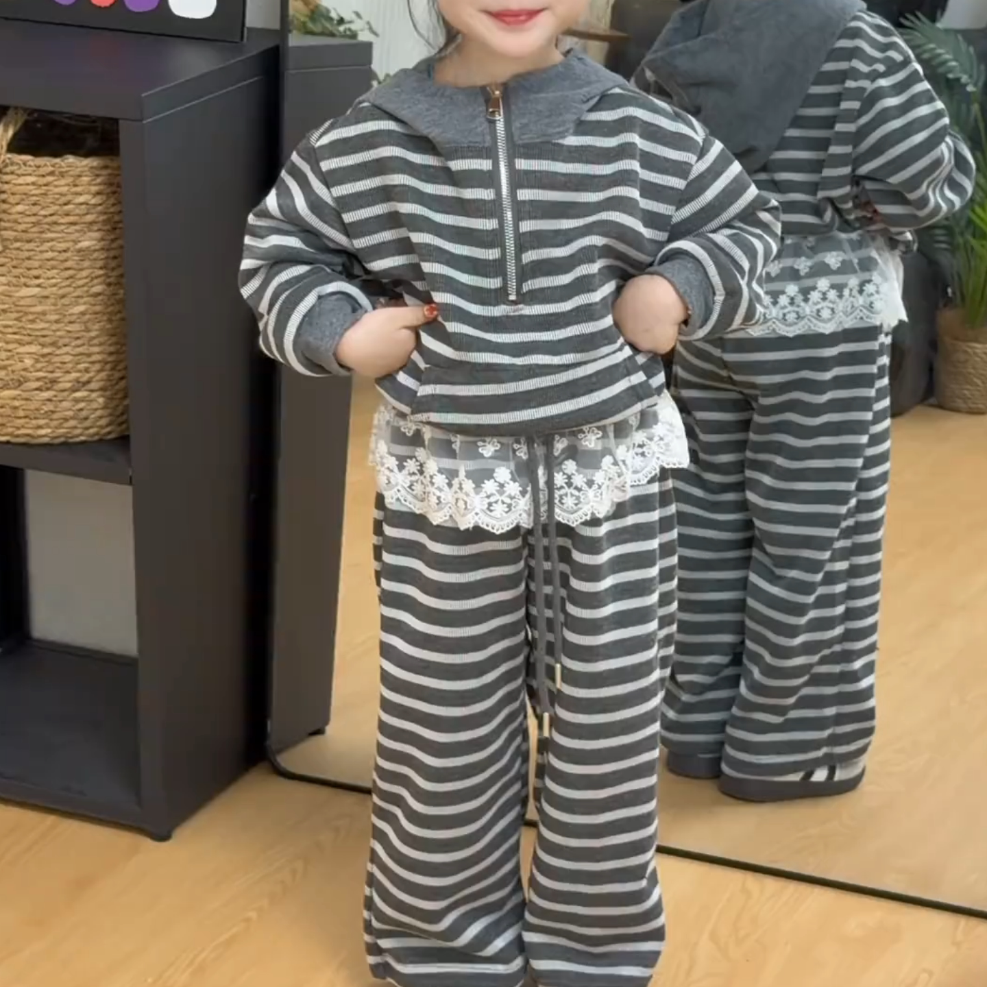 女童套装2026春秋新款中大童韩版条纹连帽卫衣阔腿裤两件套休闲潮