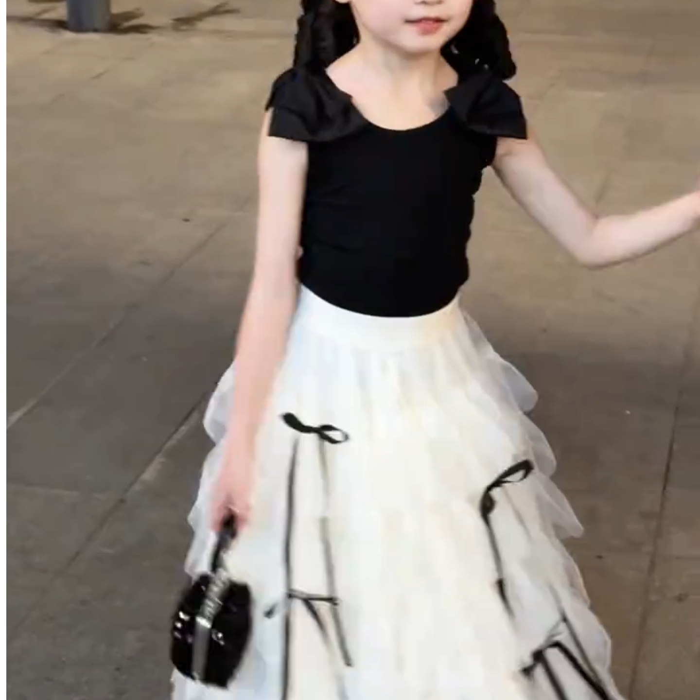 女童蛋糕裙纱裙2026新款夏季不规则设计感蝴蝶结网纱公主半身裙子