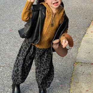 女童春装套装2026新款儿童毛衣宝宝豹纹裤子皮马甲三件套衣服春季