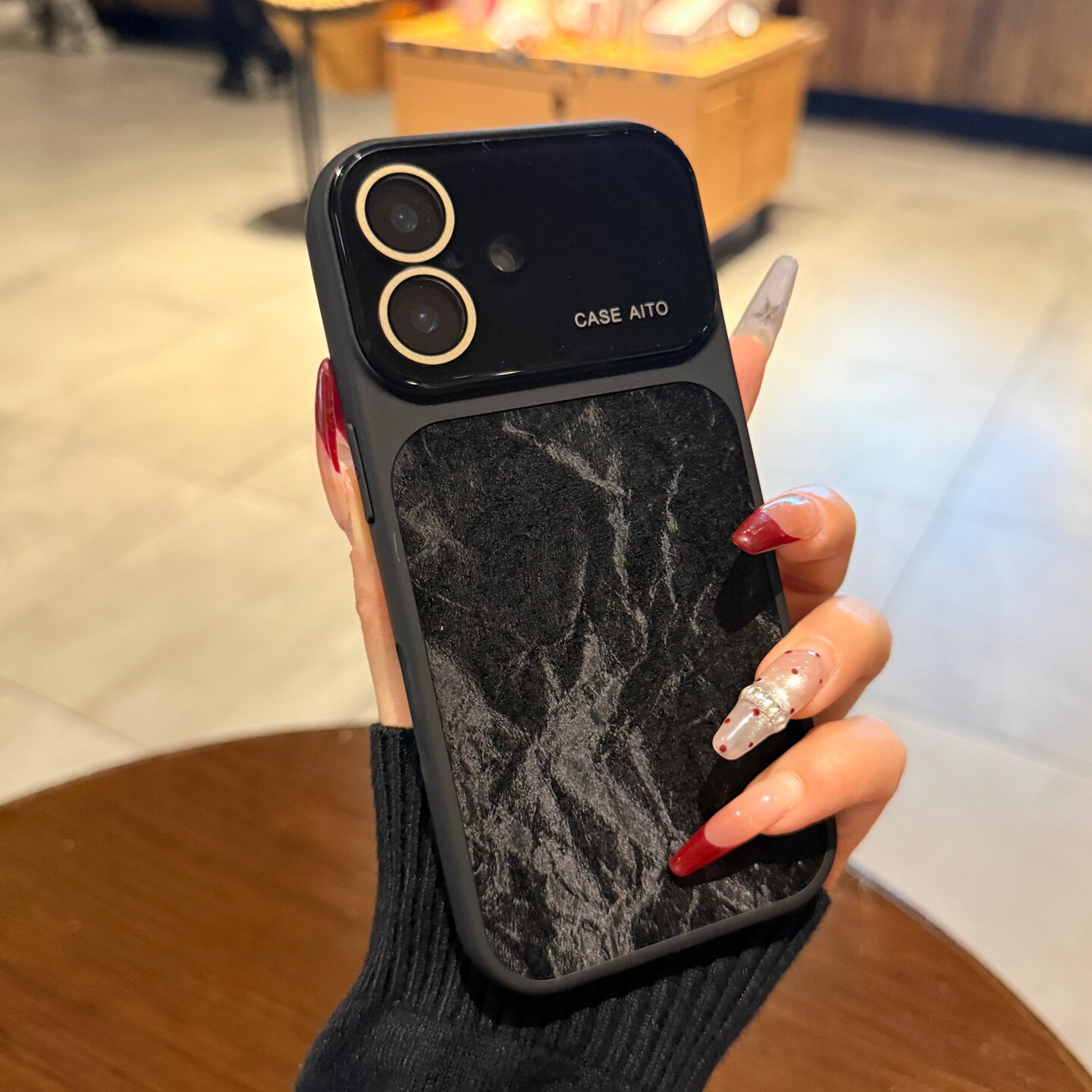 黑色雪山纹绒布素皮适用iphone17pro手机壳17promax苹果16pro秒变大视窗15新款14PM全包镜头膜保护套高级男女