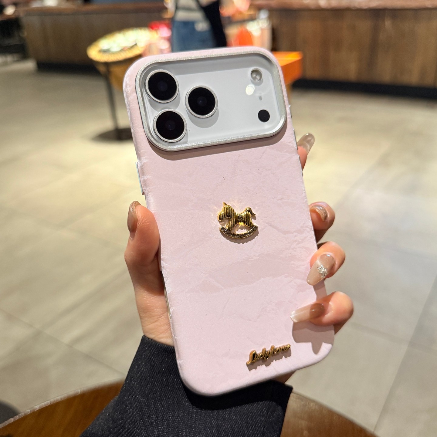 立体金色木马适用iphone17手机壳17promax苹果16pro马年新款粉色雪山纹绒布15超火13网红女14PM保护套高级感,3C数码配件,手机保护套/壳,淘宝优惠券,粉丝福利购,淘宝优惠卷