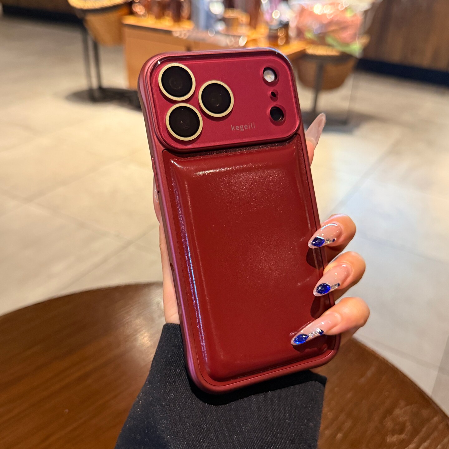 高级感红色油蜡皮质适用苹果17promax手机壳iphone16pro新款鼓包气垫14大视窗镜头膜全包15情侣13P保护套男女