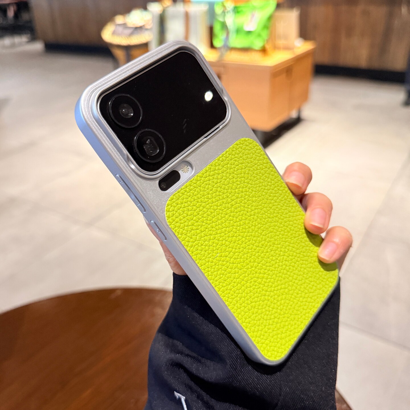高级感荧光绿适用小米17pro手机壳17promax新款荔枝纹素皮质拼接xiaomi17pm镜头膜全包十七por防摔保护套男女