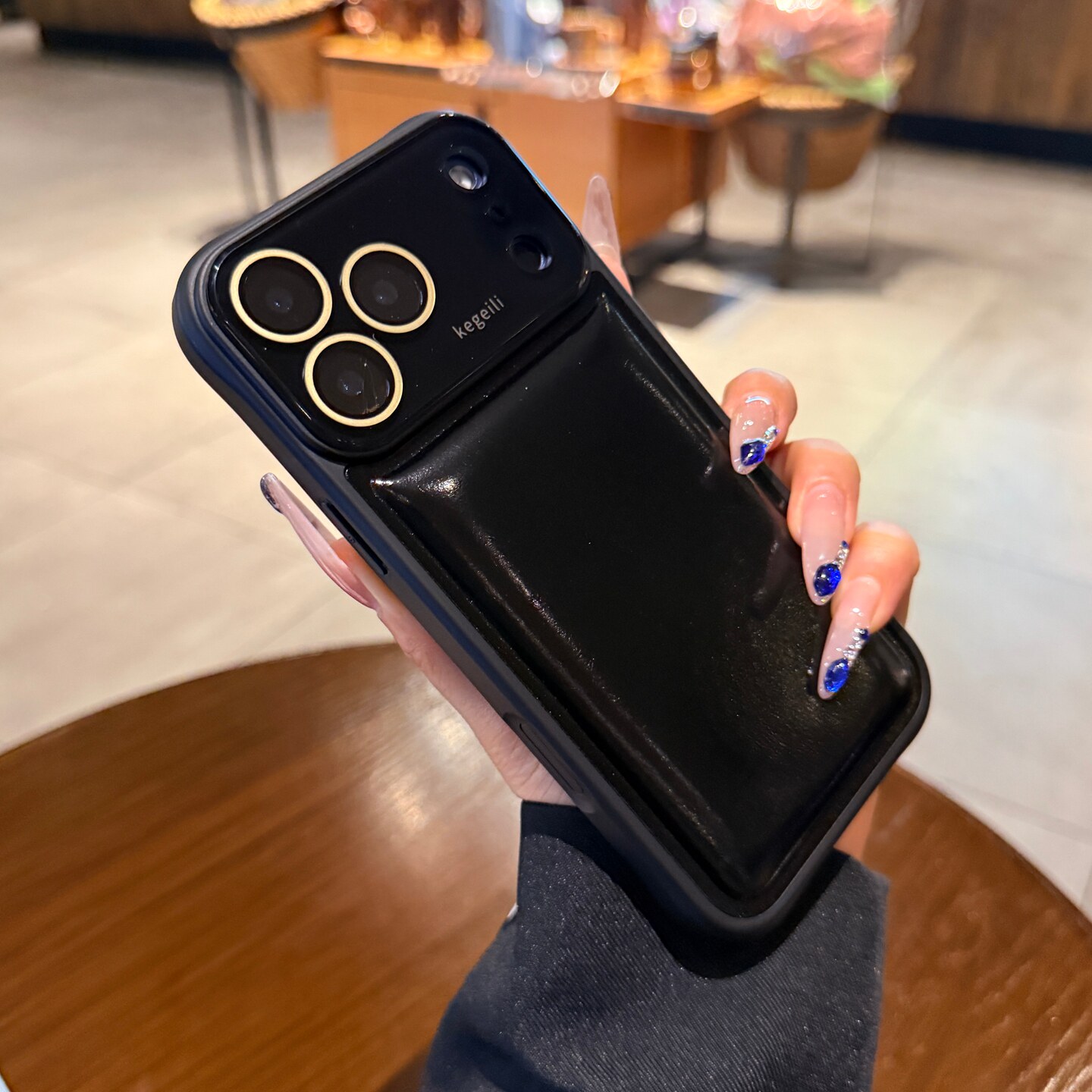 高级感黑色油蜡皮质适用苹果17promax手机壳iphone16pro新款鼓包气垫14大视窗镜头全包15情侣13PM保护套男女