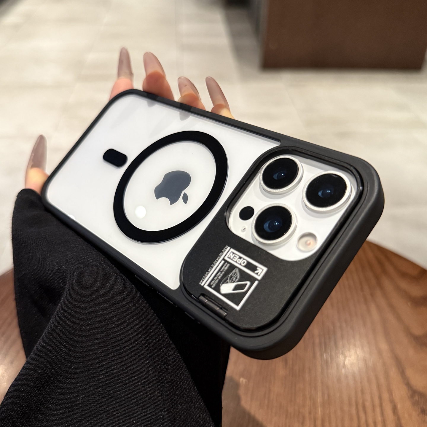 适用iPhone16promax手机壳苹果15新款14pro镜头框隐形支架plus透明磁吸13带镜头膜全包PM创意简约黑色保护套