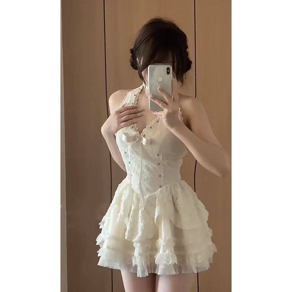 纯欲甜美风挂脖无袖连衣裙女春夏季设计感修身收腰蓬蓬蛋糕短裙子