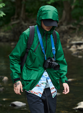 WTW 双拉压胶连帽冲锋衣