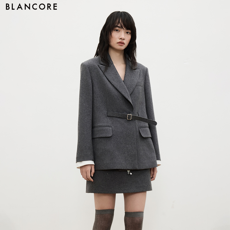 BLANCORE腰带装饰假两件西装外套