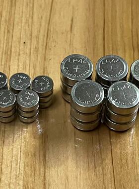 LR44三连组纽扣电池LR41小电池电子电笔转转笔魔法棒小汽车瞄准器