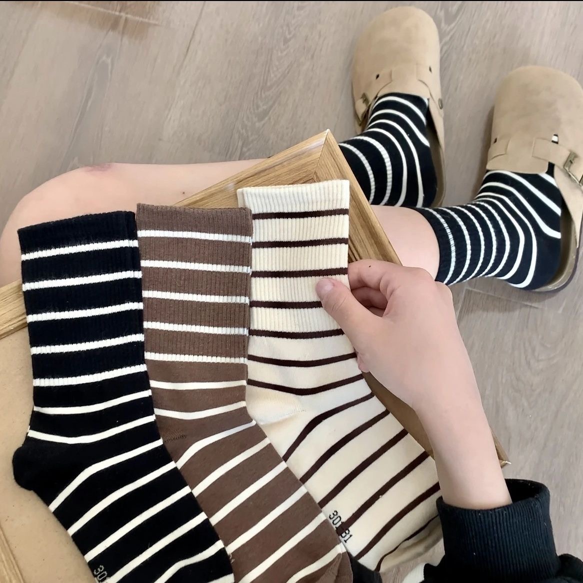 黑白秋冬季网红条纹袜