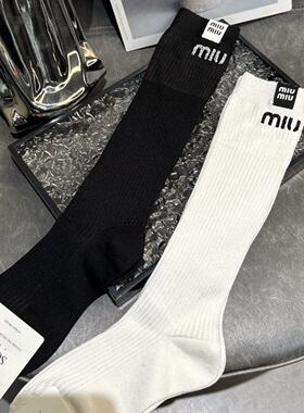 袜子女新款欧货黑白小腿袜高筒显瘦miu堆堆袜字母百搭ins韩版女袜
