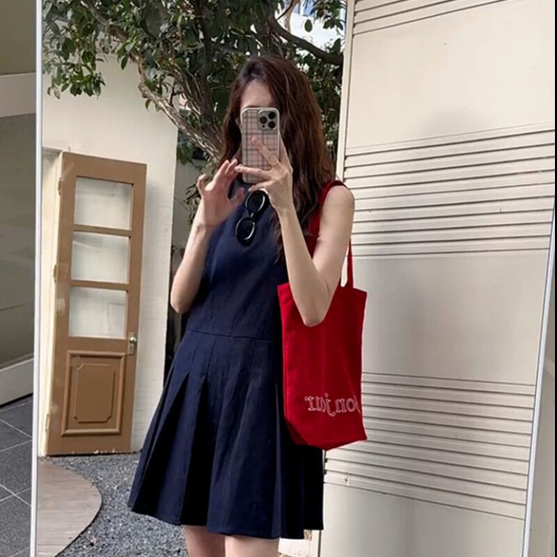蓝色无袖背心连衣裙子女夏季2026年新款高级感小个子收腰显瘦短裙