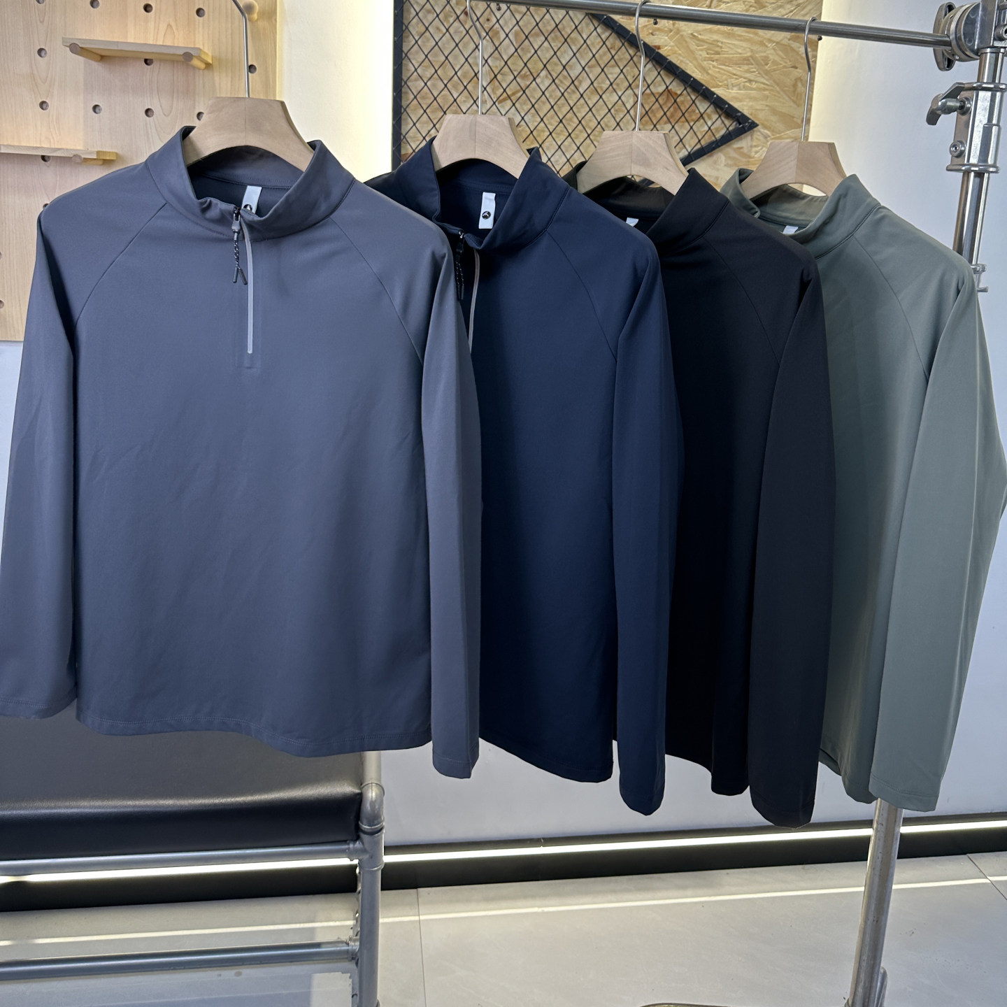 户外风@蓄热一体绒秋冬男士纯色运动立领半拉链吸湿透气长袖T恤衫