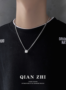 男士项链男潮小众设计感高级感钛钢吊坠嘻哈锁骨链潮牌百搭卫衣链