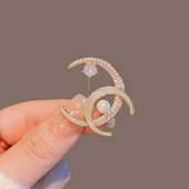 天然贝壳月亮胸针女高档气质小香风双C胸花大衣西装 外套配饰别针