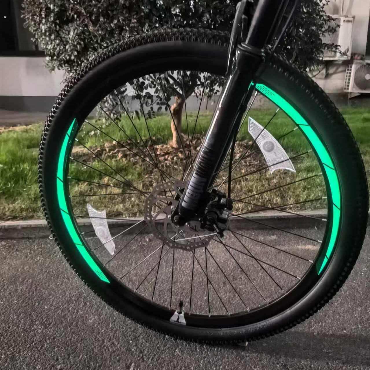 自行车夜光轮毂贴纸公路车防水贴纸创意山地车车轮圈装饰夜光贴纸