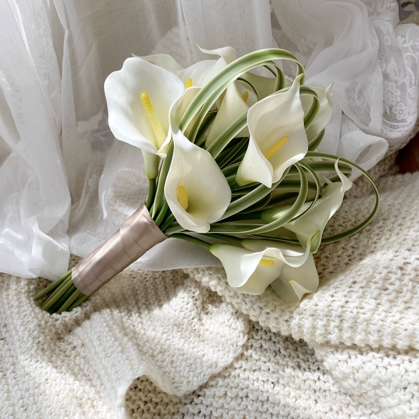 桐知南马蹄莲仿真手捧花新娘婚礼用品温婉高级草坪婚礼领证手拿花