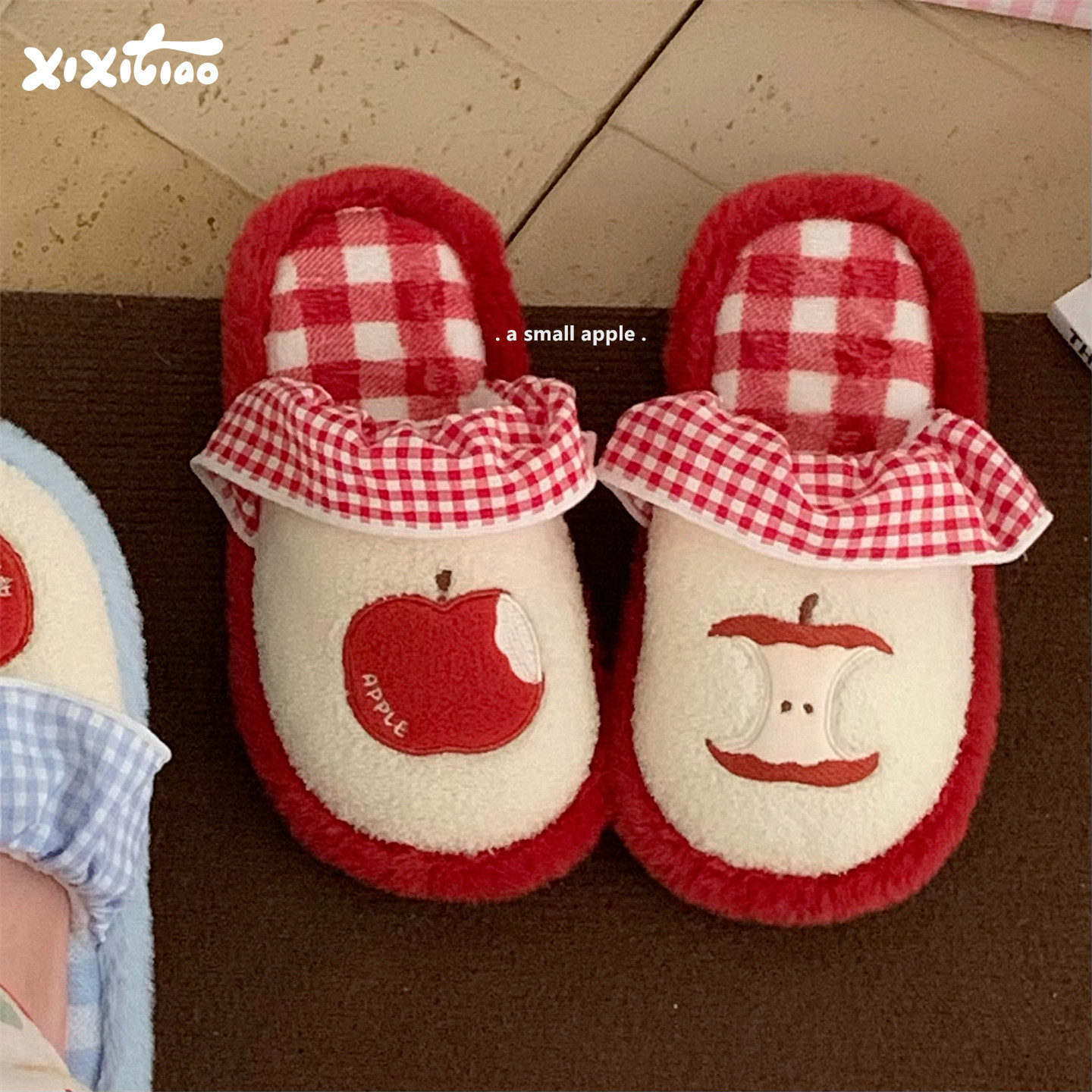 细细条 ins风包头棉拖鞋女室内防滑撞色格子可爱红苹果毛毛鞋秋冬