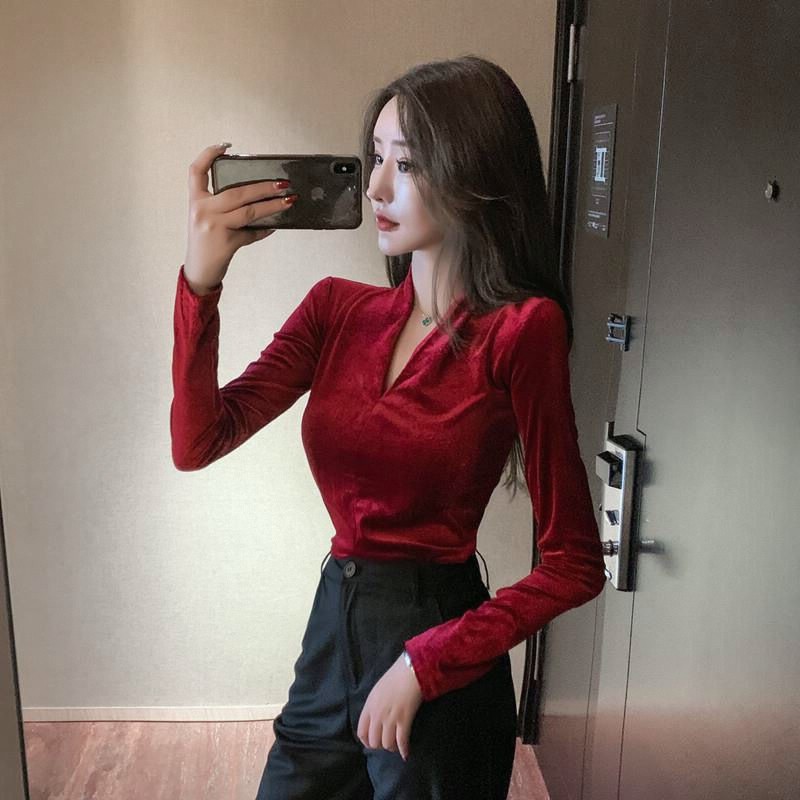 2025春秋季复古气质纯色百搭V领金丝绒打底衫上衣女装T恤时尚新款