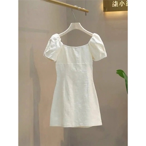 法式甜美小个子一字领泡泡袖2026年夏季新款收腰A字短裙连衣裙女