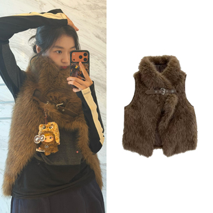 孙千同款咖色一片式环保皮草马甲女美拉德系马夹立领无袖毛绒外套