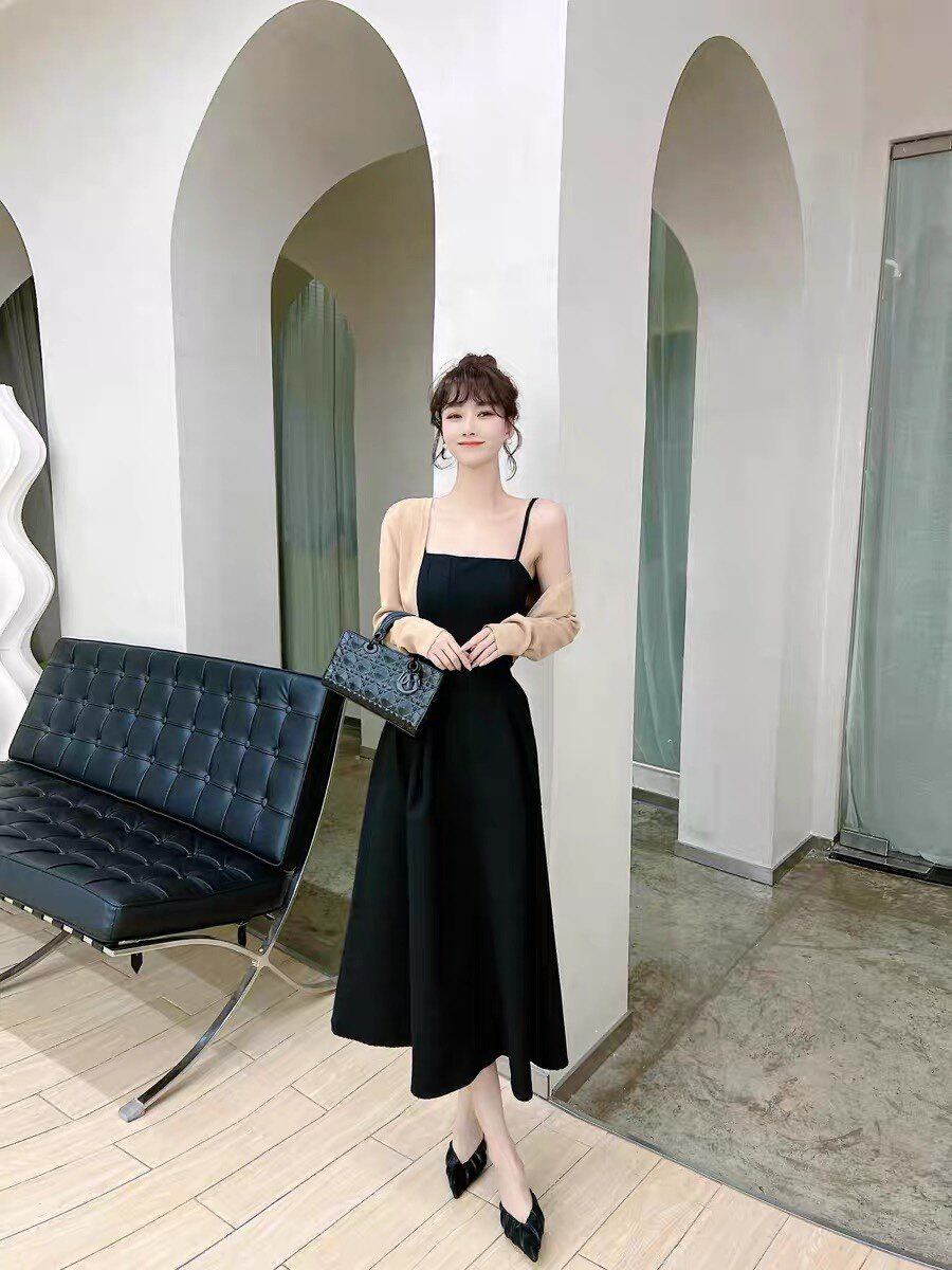 卡卡女装官方旗舰正品赫本风法式两件套黑色吊带连衣裙外套上衣女