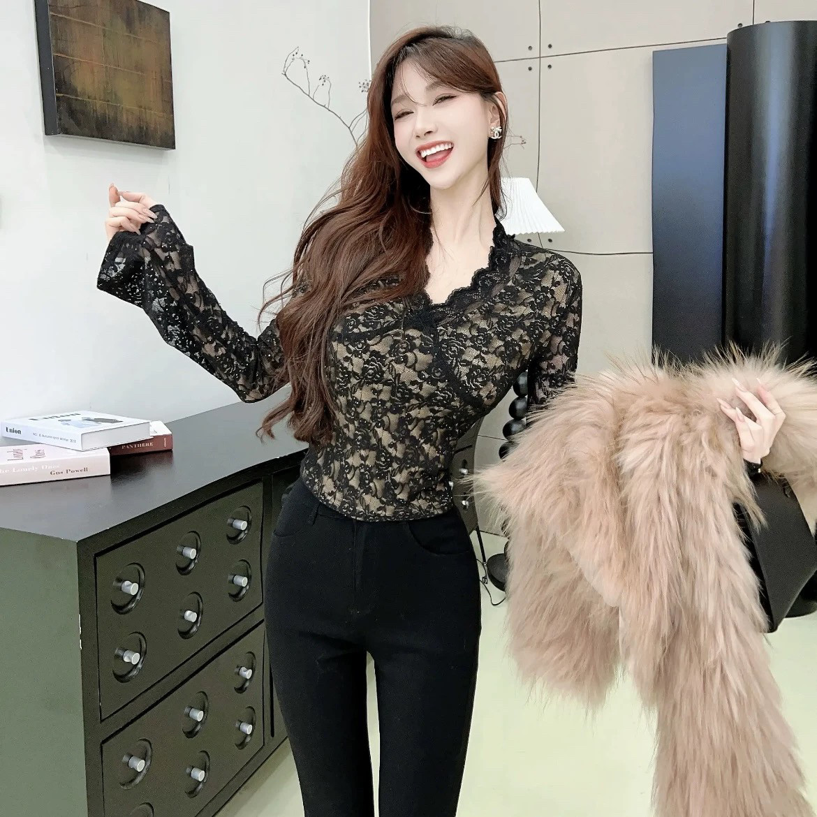卡卡正品性感蕾丝打底衫女上衣