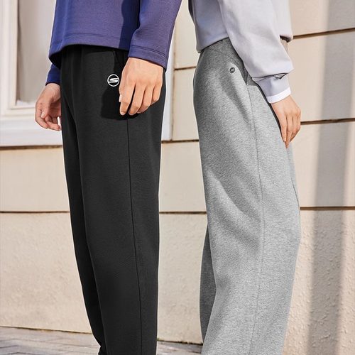 添加火山岩加绒面料，柔软舒适