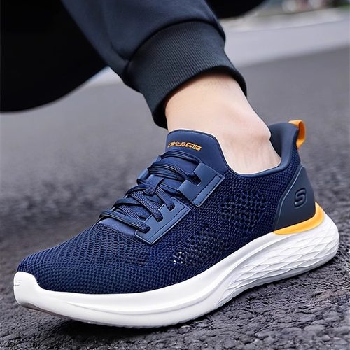 EVA大底，硬度适中，柔软舒适