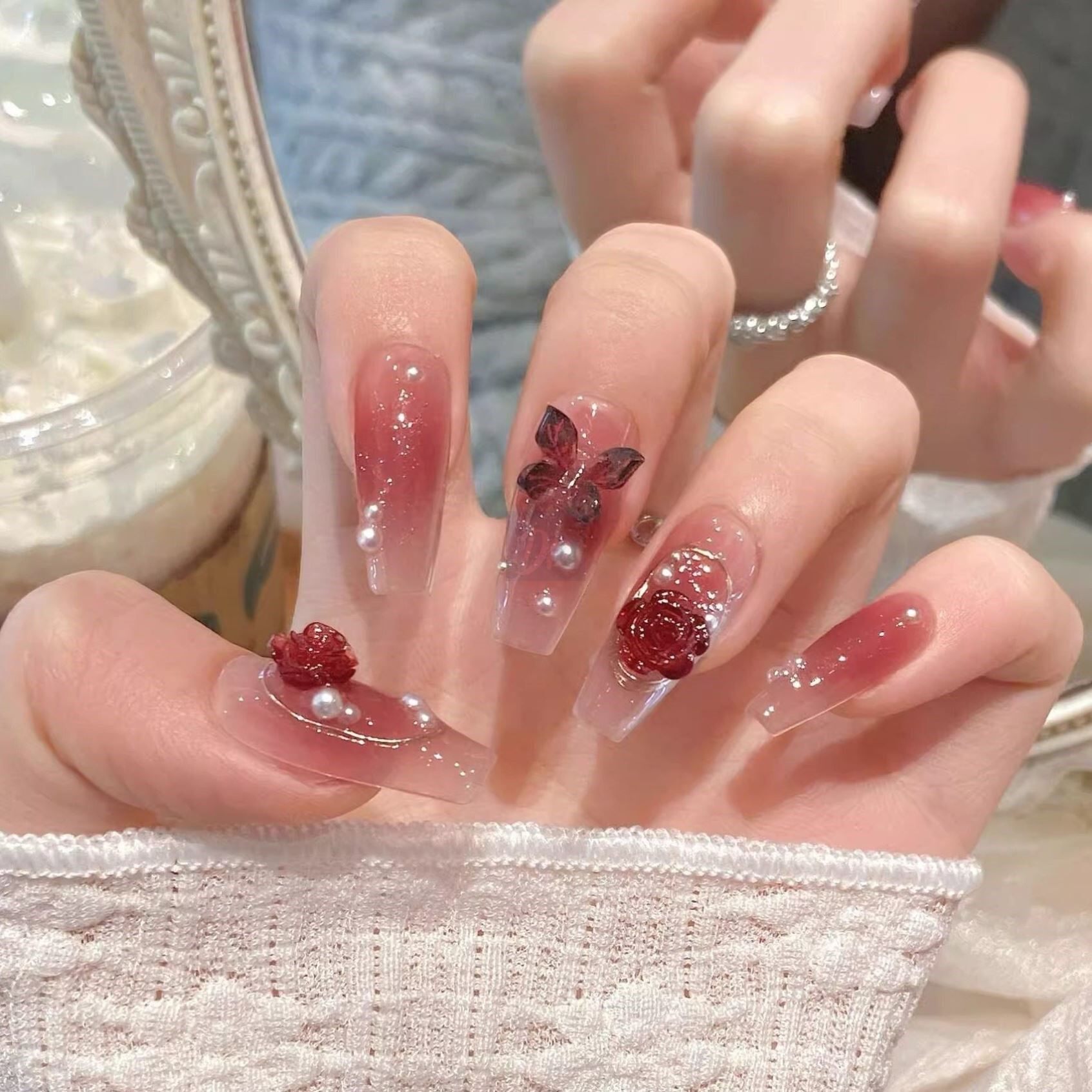 乌梅子酱丨酒红色山茶花蝴蝶手绘腮红纯手工穿戴甲中长款高级显白