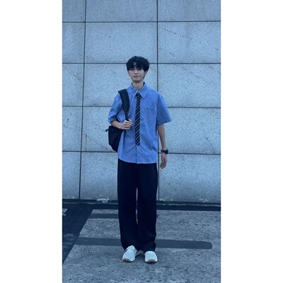假领带条纹短袖衬衫休闲校园风