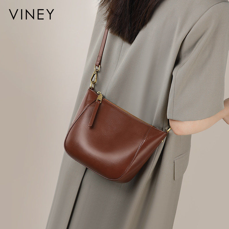 Viney包包2025新款女包真皮小包轻奢小众高级感单肩手机包斜挎包