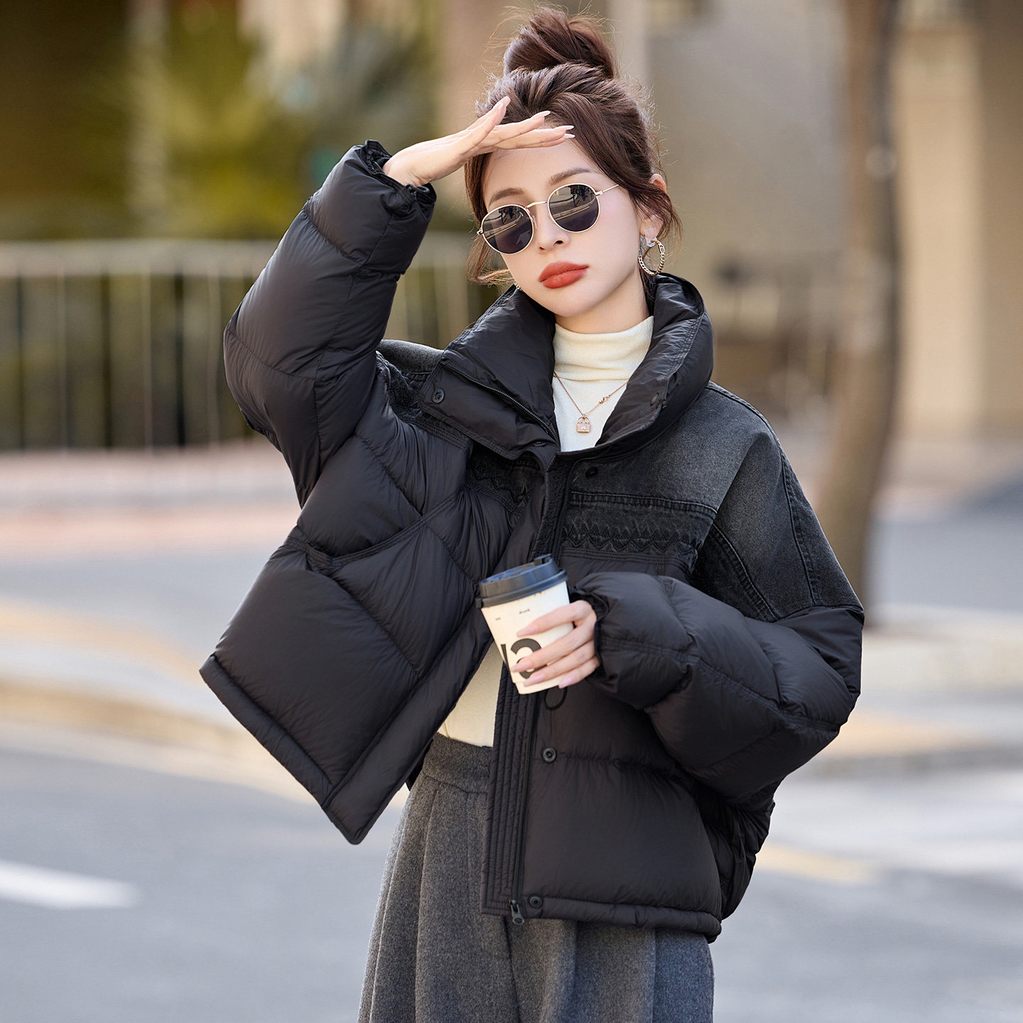 2025年冬季新款黑色立领短款羽绒服女冬季宽松拼接面包服保暖外套